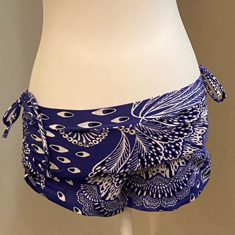 Shakti Side String Short